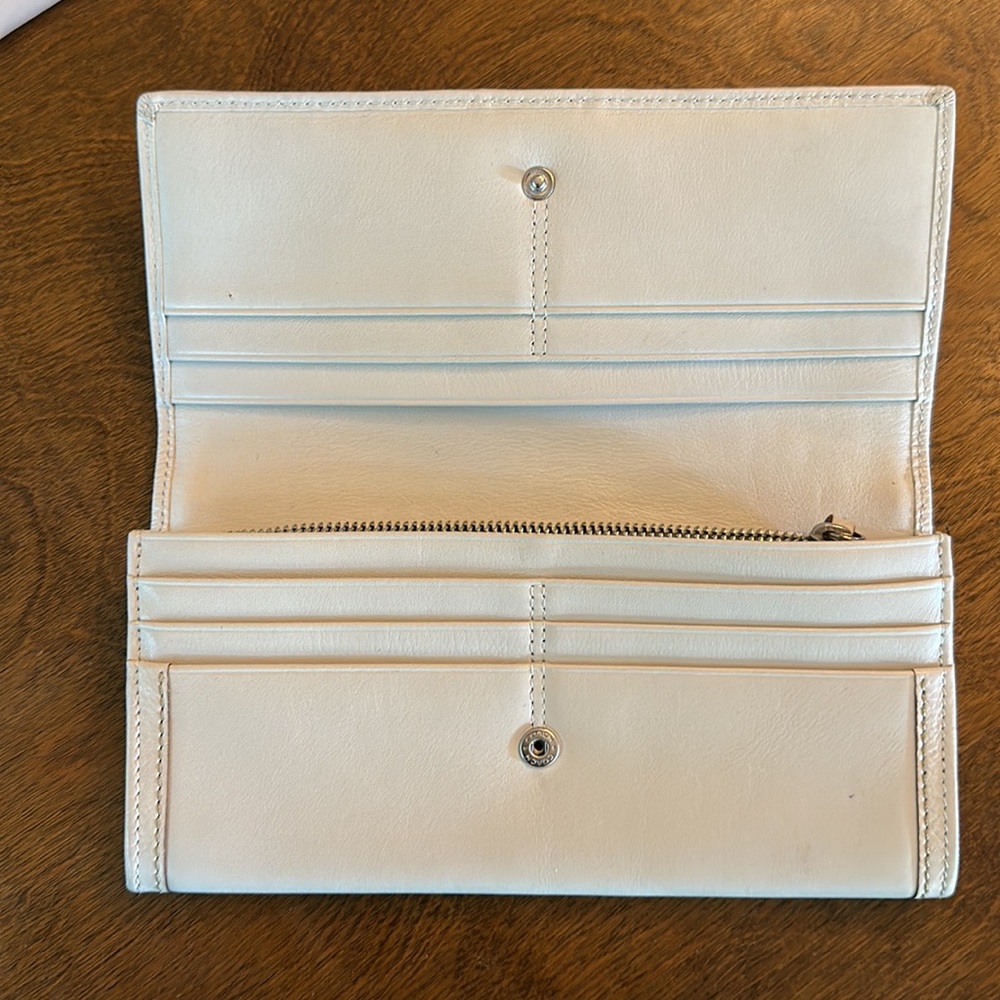 New COACH wallet - Picture 3 of 11